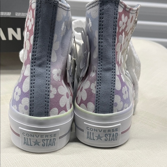 Converse Women's Floral High-Top Sneakers - Multicolor US size 7 fashionable - Picture 11 of 12